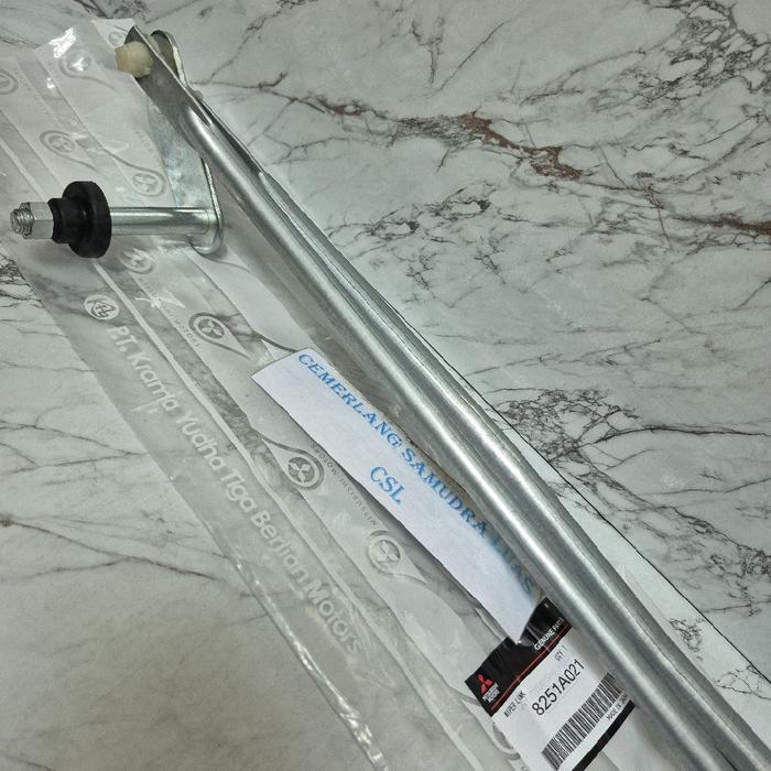 WIPER LINK ASSY STRADA TRITON 8251A021 OK.