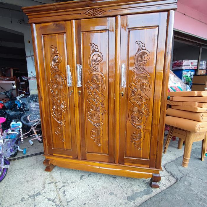 Lemari Jati / Lemari Kayu Jati 3 Pintu Jumbo Diskon Sale