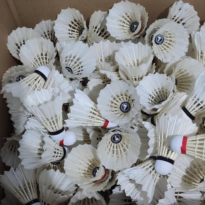 shuttlecock bekas sortiran pabrik kondisi 85-90%