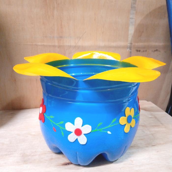 Pot Besar dari Galon Le Minerale / Pot Tanaman / Prakarya Galon Bekas