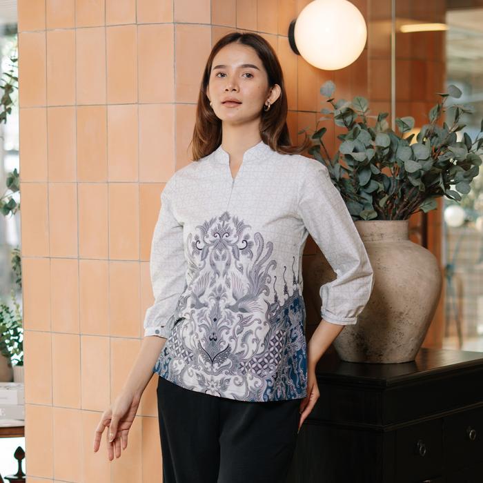 Hadinata Batik Wanita Blouse Batik Wanita Lengan 7/8 Bahan Katun Poplin Motif Burung Tekukur - Putih
