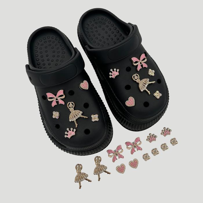 Set Gesper Sepatu Pita Gadis Penari Warna Pink Dan Emas Rantai Huruf Berlian Titik Perak Aksesori