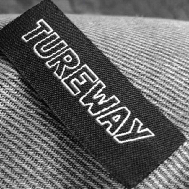Woven label damask