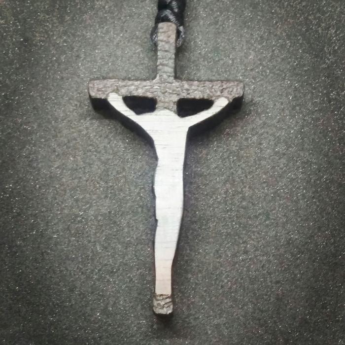 Kalung Salib Corpus Siluet
