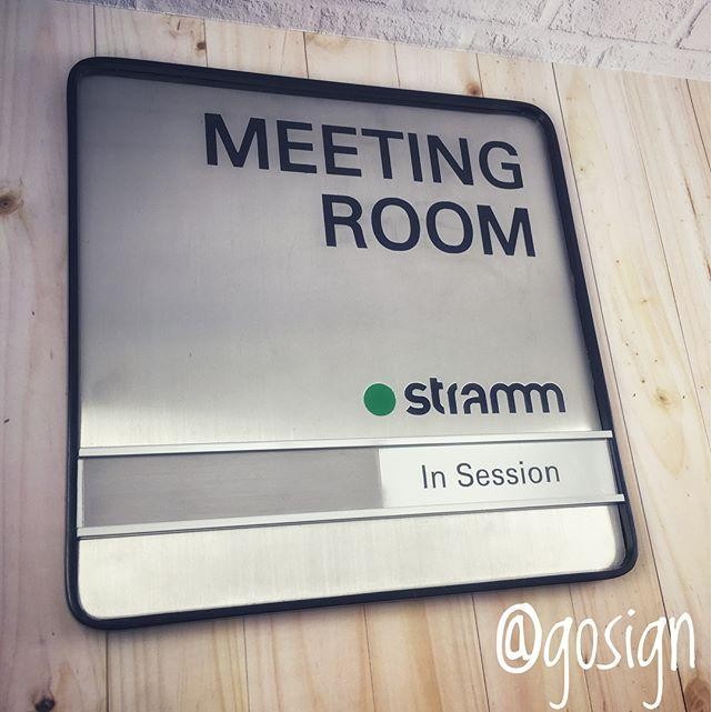 

!! Signage Meeting Room