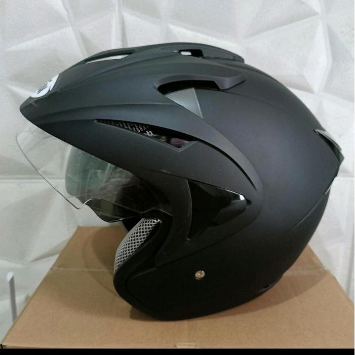 helm hiu arrow solid