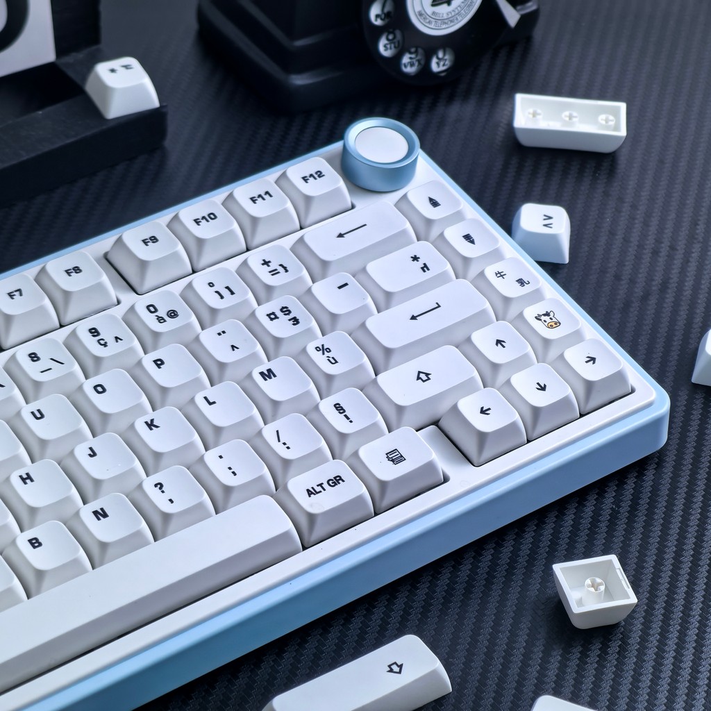 AZERTY French Keycaps White Mac Simple XDA Pbt Thermal Sublimation Customized Mechanical Keyboard Mx