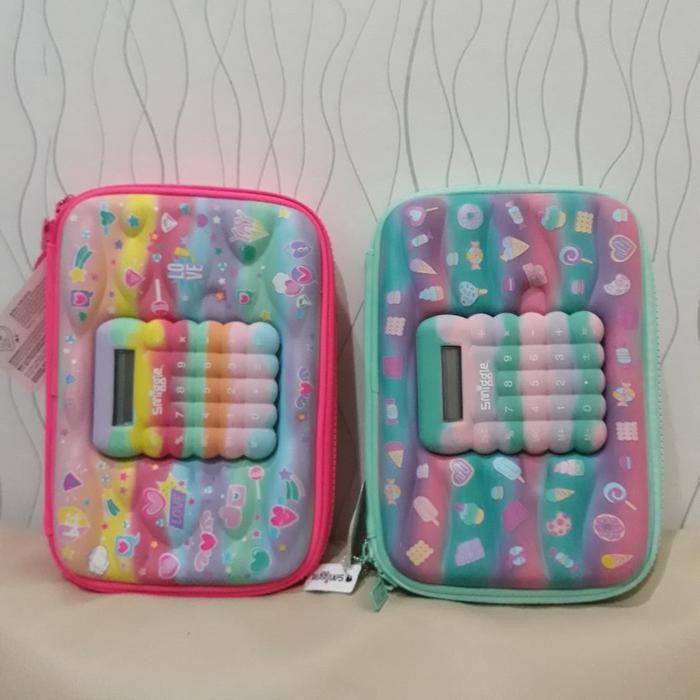 

SMIGGLE CALCULATOR BLEND HARDTOP PENCIL CASE