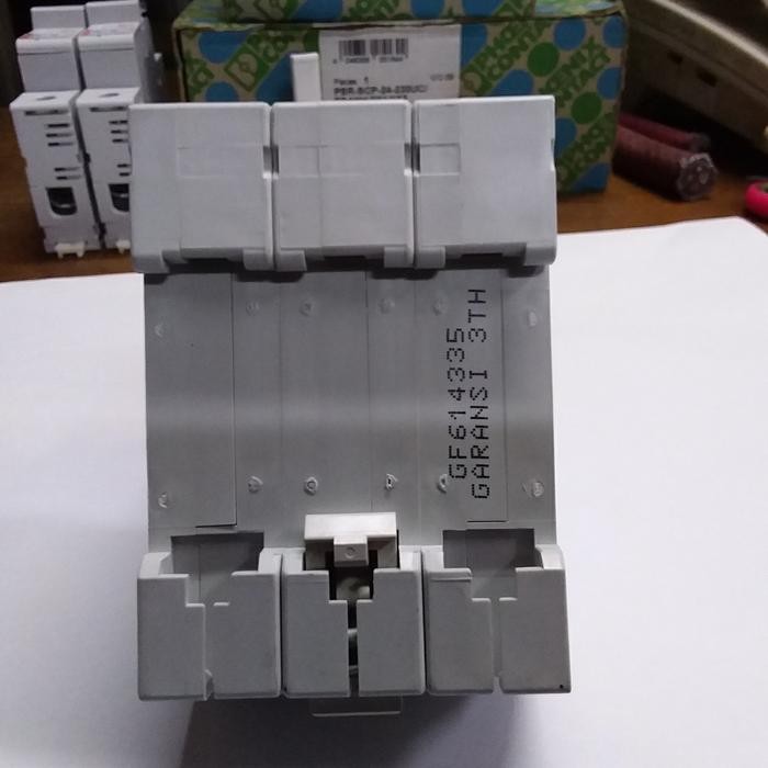 MCB SCHNEIDER C32N 3P 3 PHASE POLE 35A PLN