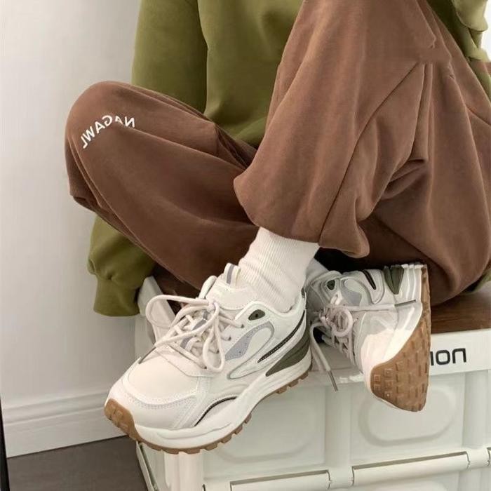 Lotto Shoe - Free Box Livy Sepatu Sneakers Sport Sepatu Wanita Yubi Olahraga Shoes