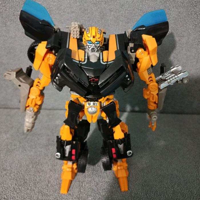 HOT SALE ACTION FIGURE BUMBLEBEE HUMAN ALLIANCE TRANSFORMERS TERMURAH