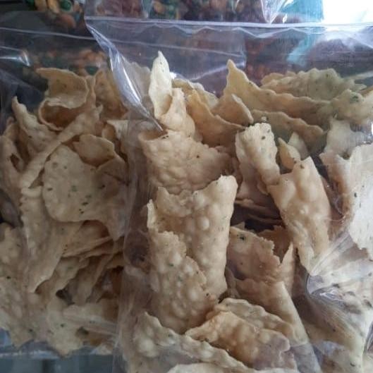 

KERIPIK PANGSIT DAUN JERUK BERAT 1 KG