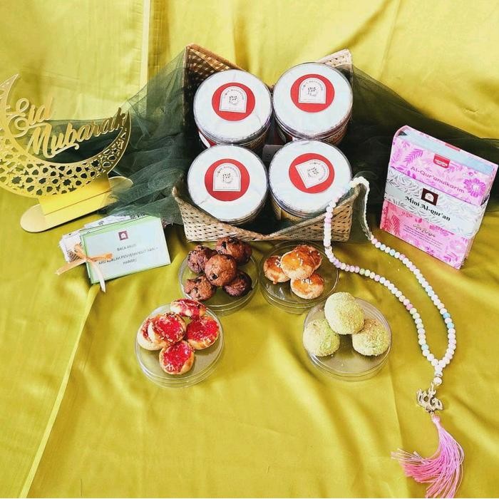 

Paket Kambodja Hampers Gift Snack by clove bakehouse