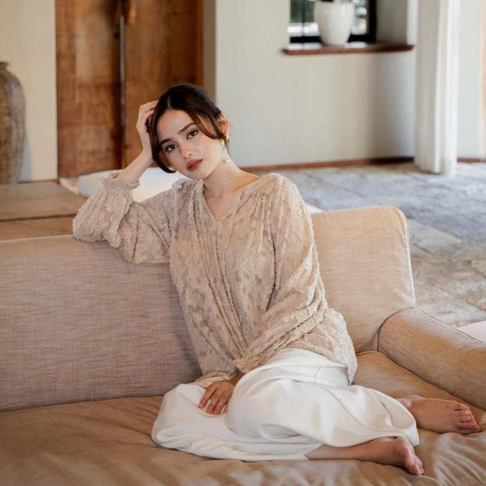 lplw- This Is April X Syifa Hadju Vol. Ii Atasan Blouse Korean Style Hijab Wanita Lengan