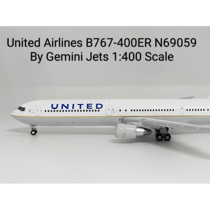 Miniatur Pesawat Skala 1:400 Boeing 767-400ER United Airlines