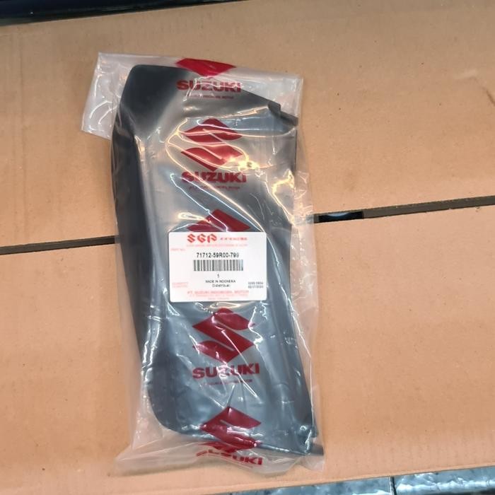 Tutup derek/towing Suzuki Ertiga asli 2015-2017