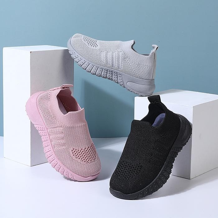 1-9 Tahun Anak-Anak Sneaker Ukuran 22-33 Kualitas Baik Bernapas Slip Pada Sepatu Flynit Sepatu