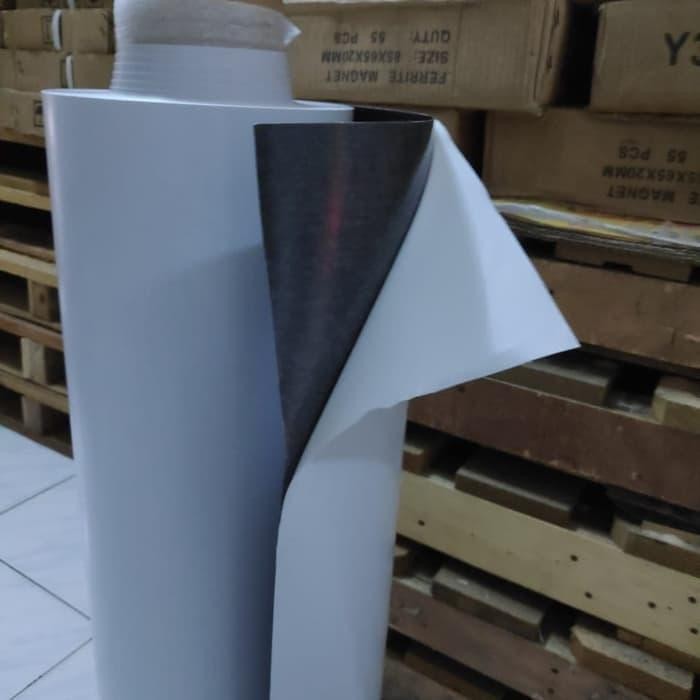 

Rubber Adhesive Magnet 0,7Mm