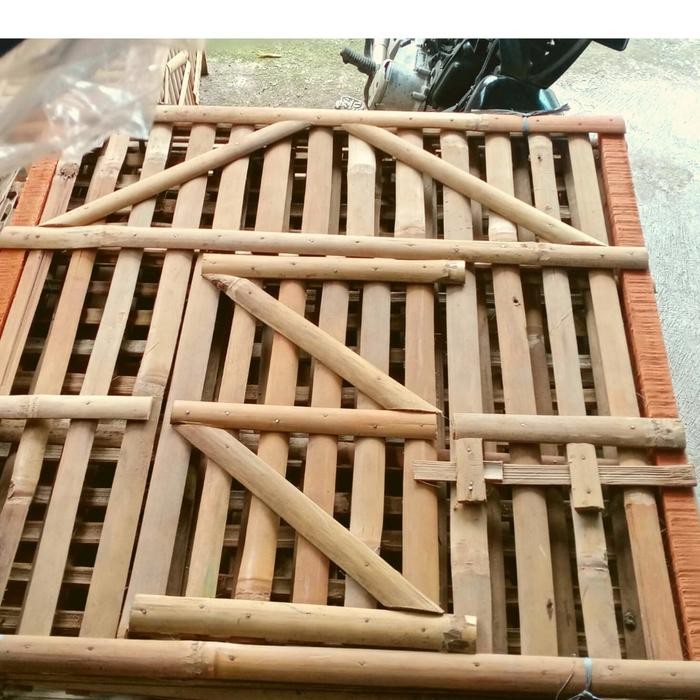 KANDANG KURUNGAN AYAM BANGKOK BAMBU KOKOH