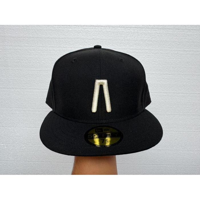 Topi Fear of God (FOG) x New Era 59Fifty MLB Generic Logo Black Fitted Cap