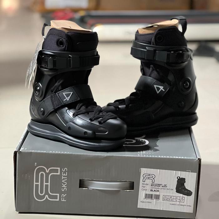 FR Skates UFR Street AP Intuition Aggressive Inline Boots - Hitam, 37-38