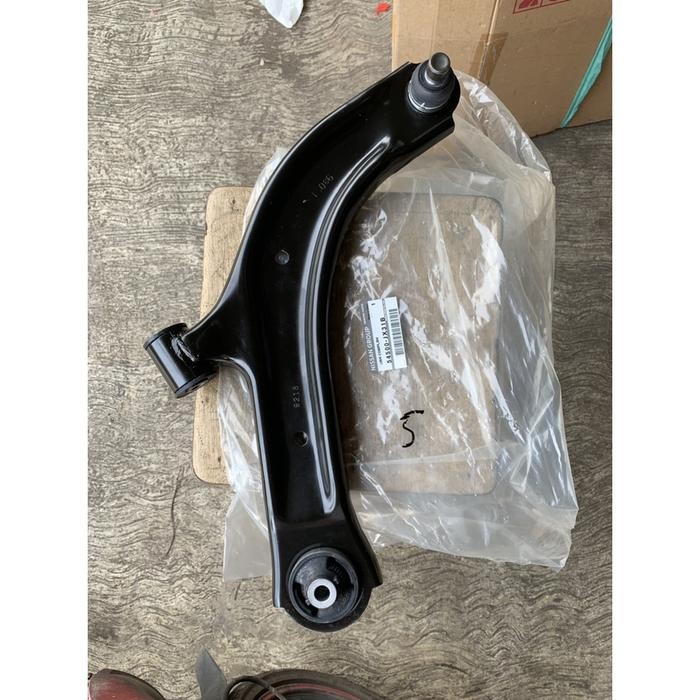 Lower Arm Nissan Livina