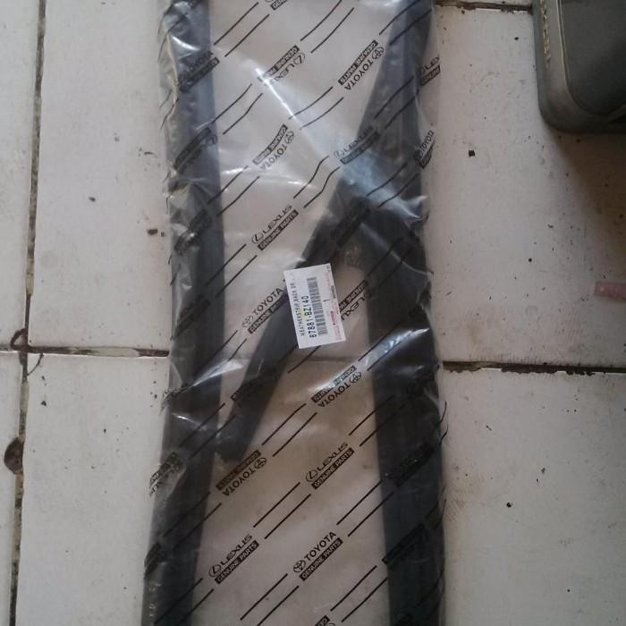 KARET PINTU BAGASI ORIGINAL AVANZA/XENIA THN LAMA - KARET MOBIL