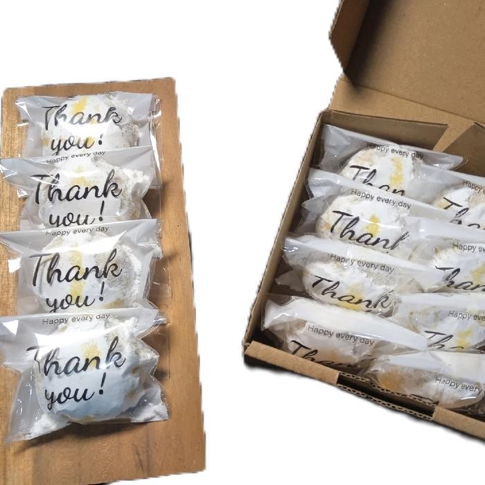 

Pilihan- Putri Salju Wisman Kue Kering Snacks - Isi 10Pcs/Hampers - Gift, Food