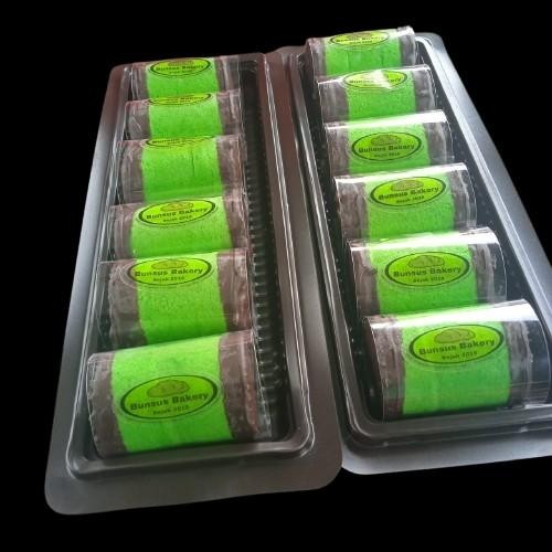 

DISKON Banana Roll, Bolu Pandan Gulung Isi Pisang dan Topping Cokelat Khas Bandung - Gift, Food,