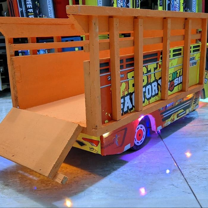 miniatur truk kayu jumbo panjang 58cm pintu belakang bisa dibuka/ miniatur sound system/miniatur