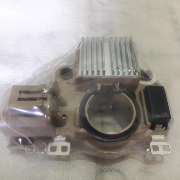 IC regulator alternator / IC dinamo ampere mazda 323 familia