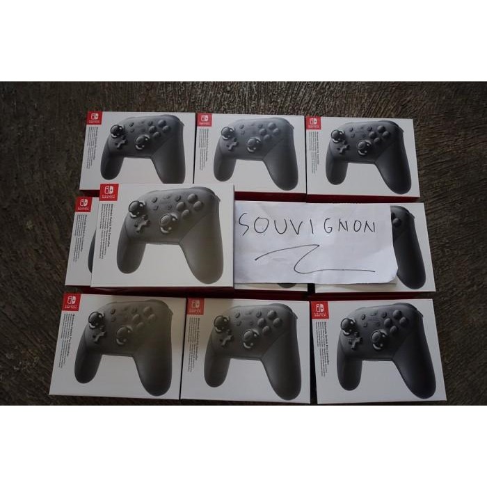 NZ2L  Nintendo Switch Pro Controller Black