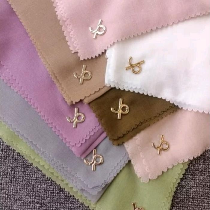 Pilihan- Hijab Segi Empat Polos Laser Cut Dengan Plat Jp Dan Button - 110 X 110 Cm - Wanita,
