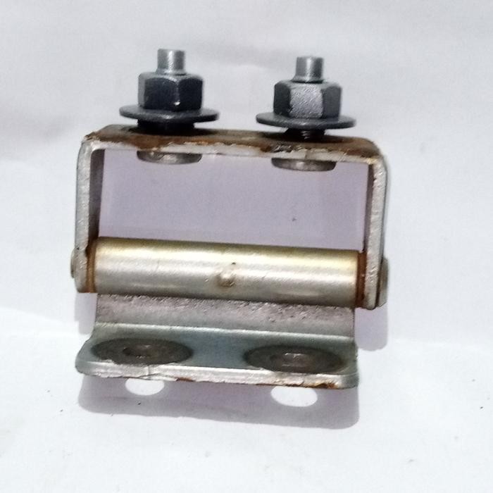 Engsel Pintu Bagasi Nissan Serena C24