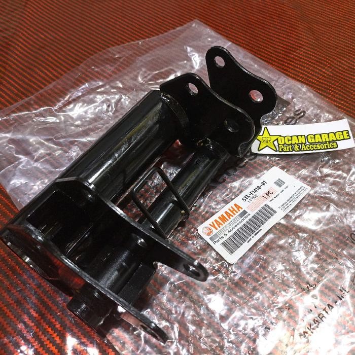 BRECKET ENGINE MOUNTING MIO ORIGINAL YAMAHA ENGINE MOUNTING MIO SMILE MIO SPORTY ORIGINAL MOTORCYCLE