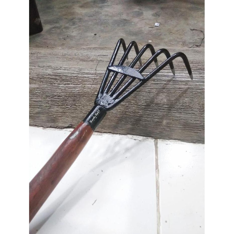 garukan sampah / garukan besi super kokoh / alat berkebun garukan besi