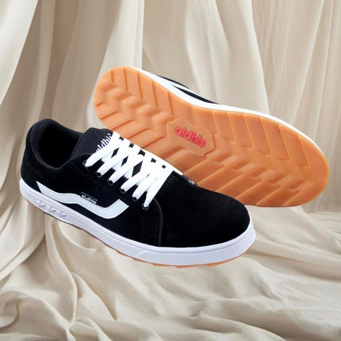 Brodo - Sepatu Pria Sneakers Original Cowok Sol Karet Antislip Hitam Putih Untuk Kerja Kuliah Dan
