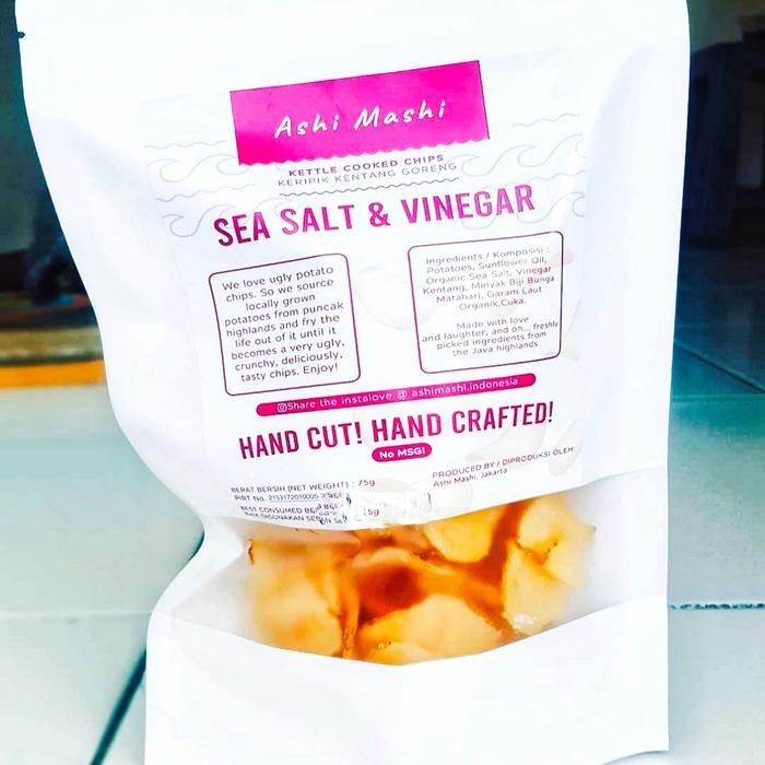 Ashi mashi sea salt & vinegar potato chips / keripik kentang