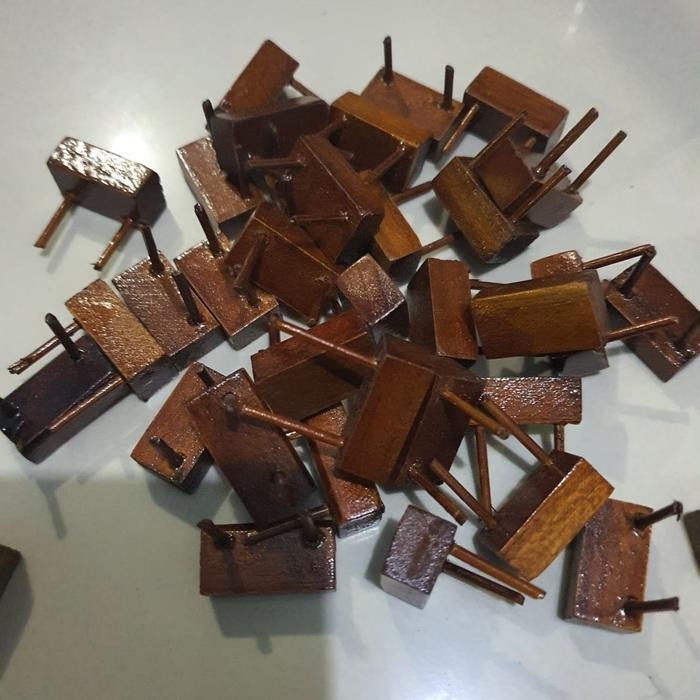 HOLDER TEMPEL PAKAN BURUNG BRANJANGAN