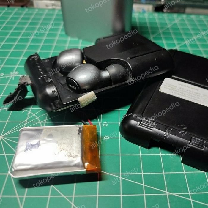 Service TWS Aviot - Ganti Baterai