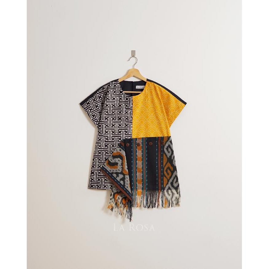 Pilihan- Atasan Batik Wanita Lengan Pendek