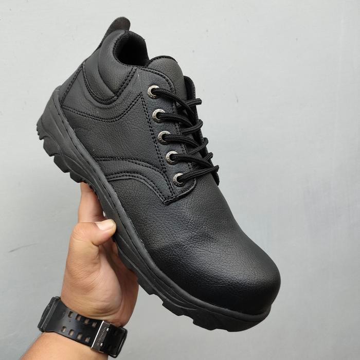 Compass - Sepatu Safety Pria Ukuran Jumbo Big Size 45 46 Full Hitam Semi Boot