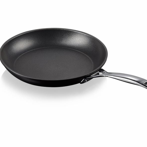 Terbaik Le Creuset Toughened Nonstick Frying Pan 24 Cm 100% Ori