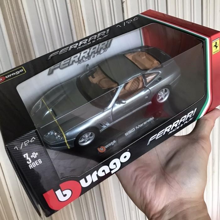 Diecast miniatur Bburago 1:24 - Ferrari 550 Maranello abu abu silver