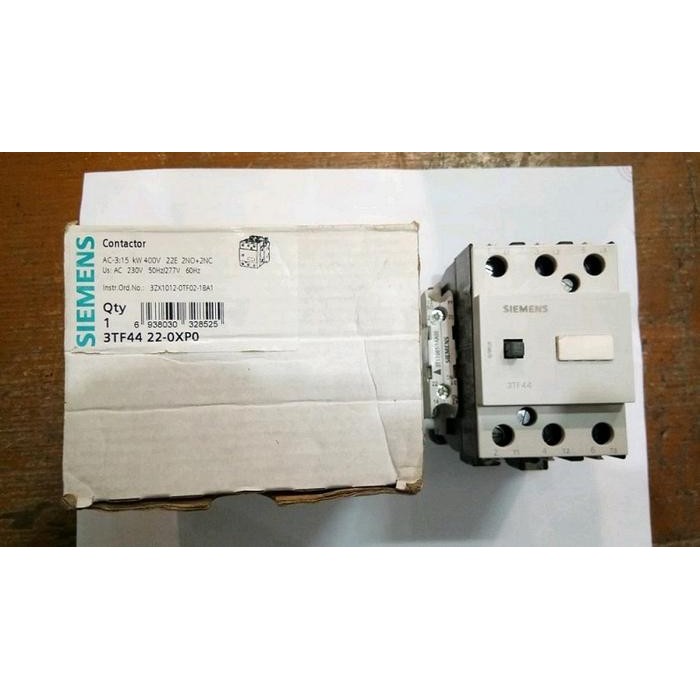 Contactor / Kontaktor Tipe 3TF47-22 Siemens 110V
