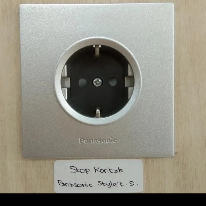 Panasonic Stop Kontak Style Silver