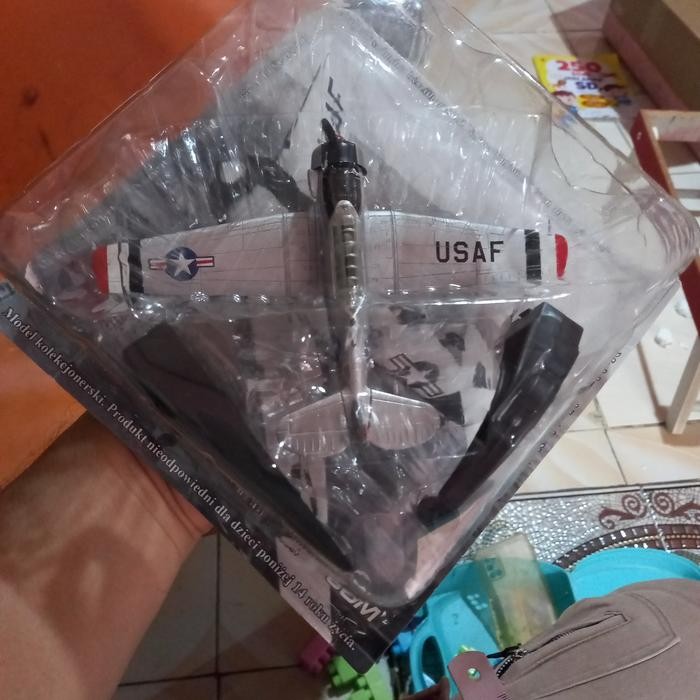 BARANG TERLARIS MINIATUR PESAWAT TEMPUR PERANG DUNIA KE 2 PACKING AMAN