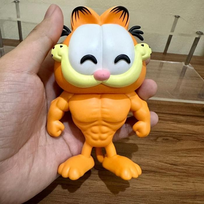 Youtooz Figure Garfield Gym Garfield Muscular Cat Garfield