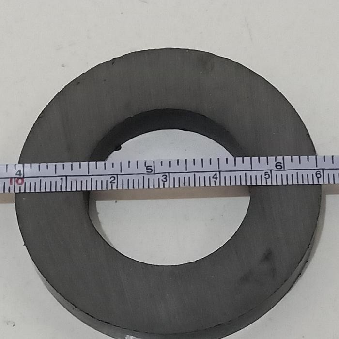 

New Magnet Ring Ferrite 60x10mm hole 32mm