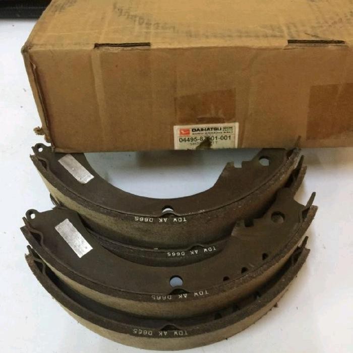 Kampas Rem Belakang Taft GT Taft GTS Taft Rocky F70 Original 04495-87601-001